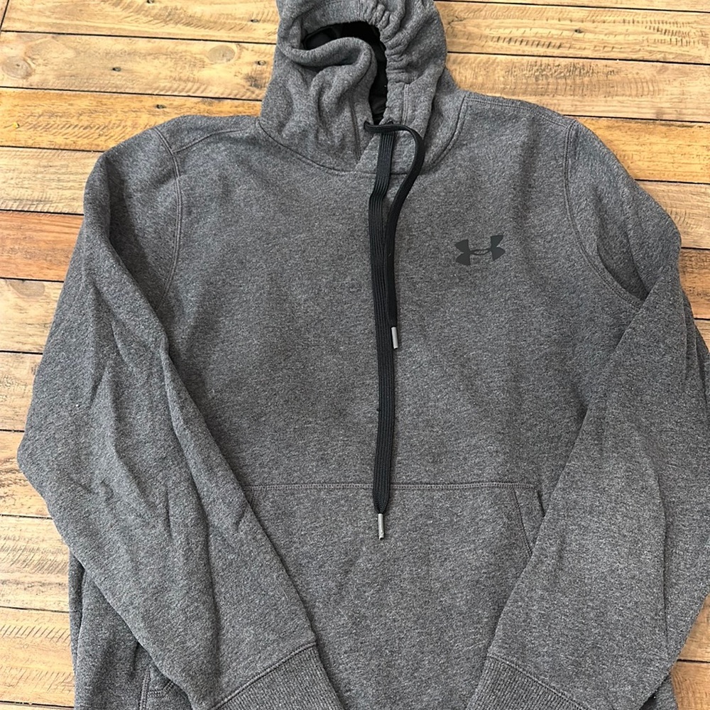 Men’s grey shirt shirt size medium